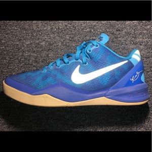 Kobe 8 “blue coral snake”